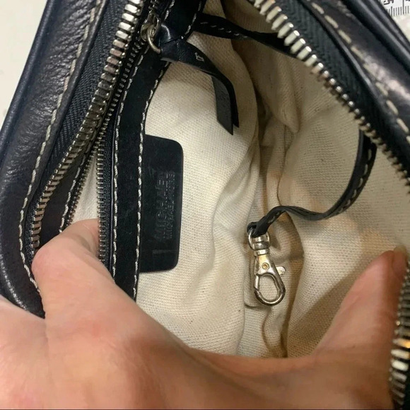 Michael Kors Black leather petite shoulder bag - Picture 7 of 12